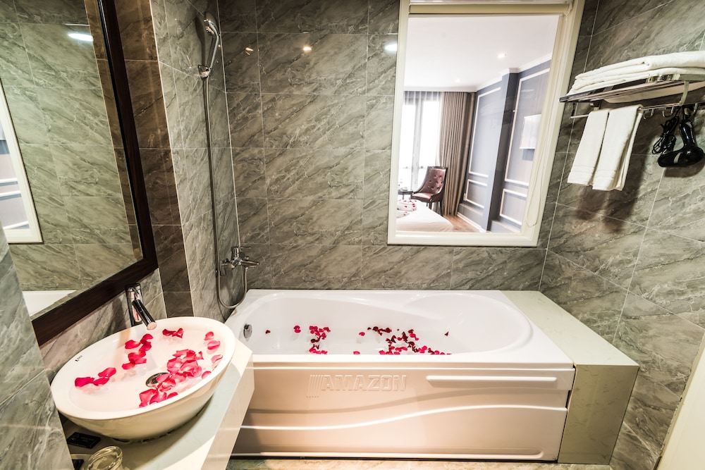 Suddha Boutique Hotel 54/58