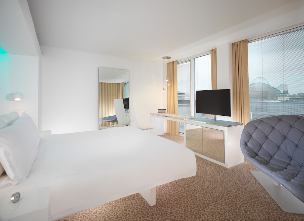 St Martins Lane Hotel 10/75