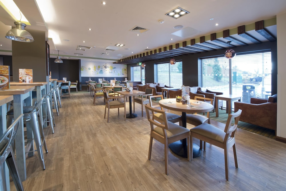 Premier Inn Honiton hotel 20/26