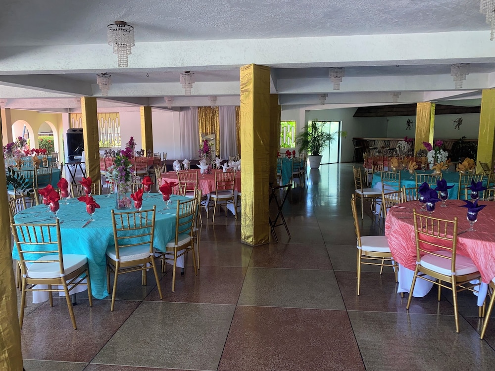 CORTSLAND HOTEL 35/49
