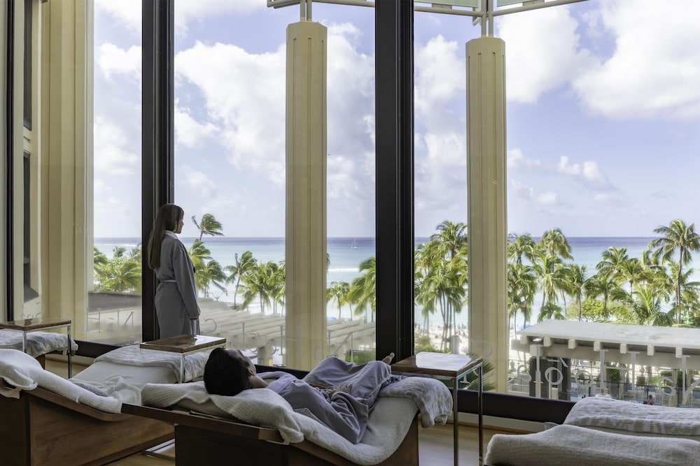 Hyatt Regency Waikiki Beach Resort and Spa 23/50