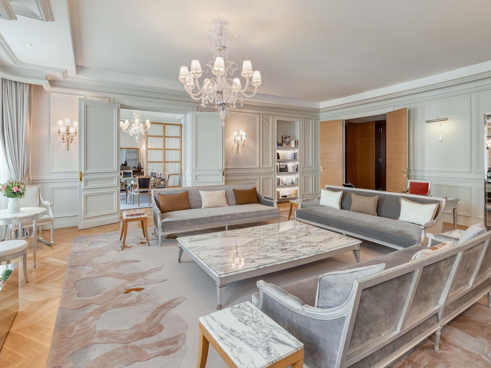 Le Royal Monceau Raffles Paris 59/80