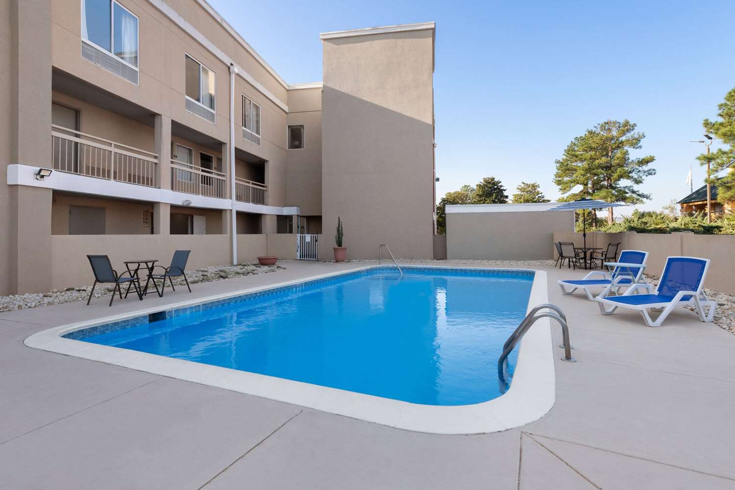 Days Inn by Wyndham Florence Near Civic Center 42/47