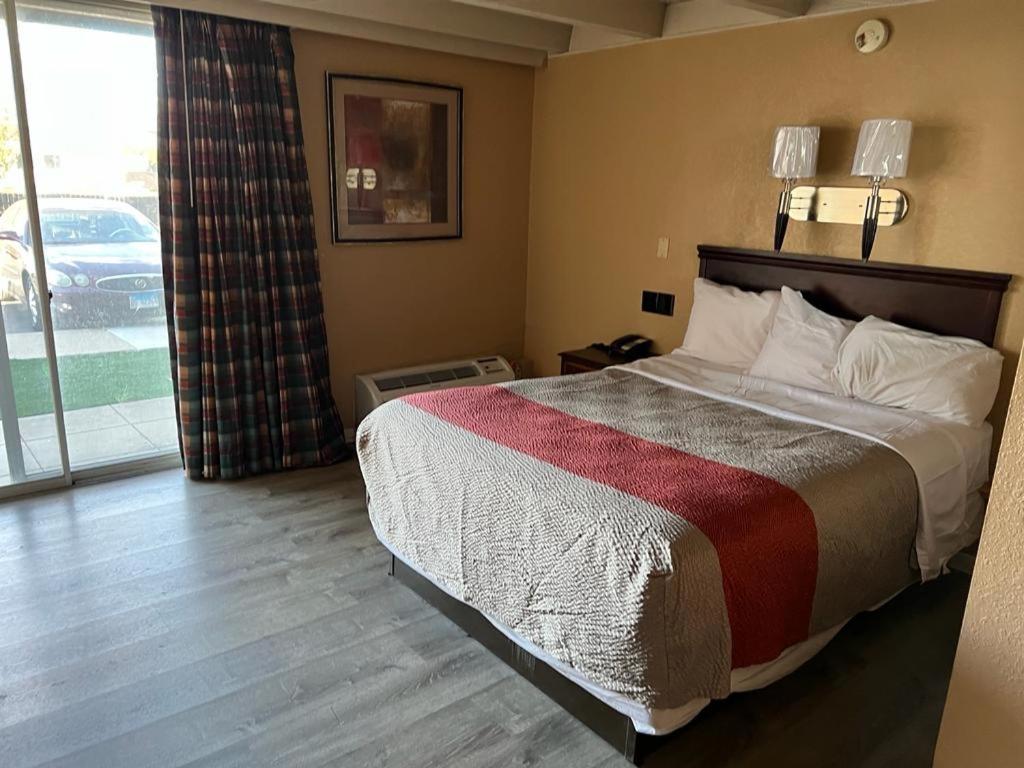 غرفة بسرير كينج، Howard Johnson 3/9