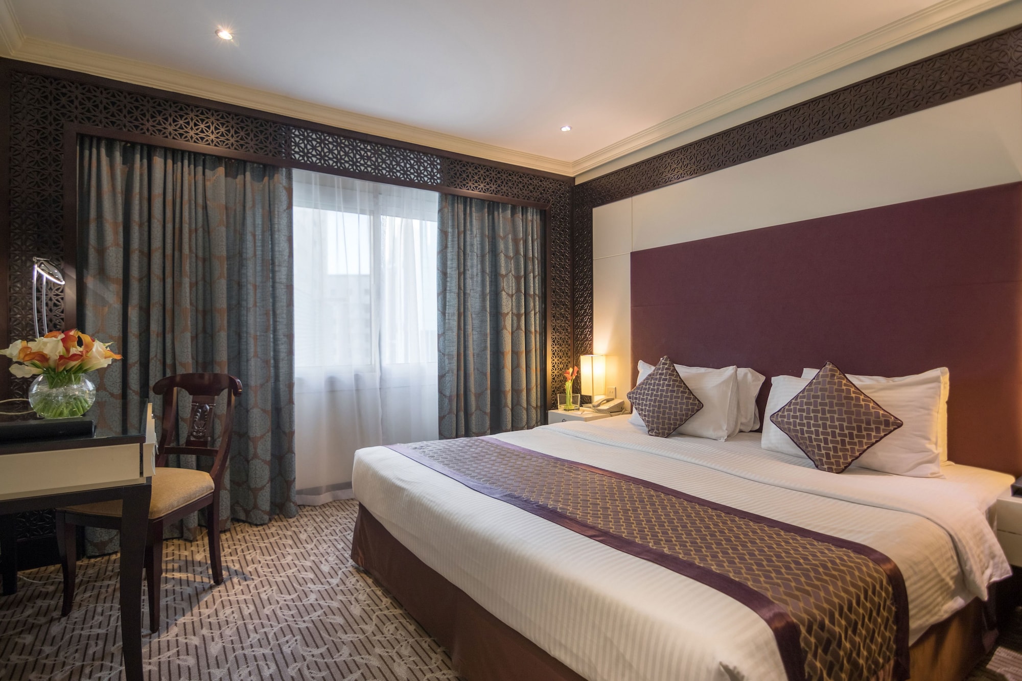 DELUXE ROOM CREEK VIEW