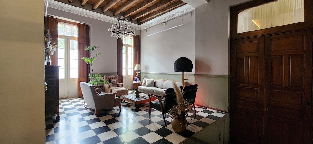 El Patio 77 36/50