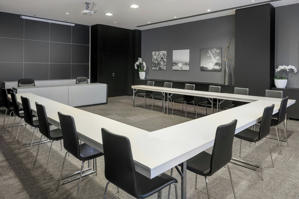 Ac Hotel Pisa By Marriott 53/62