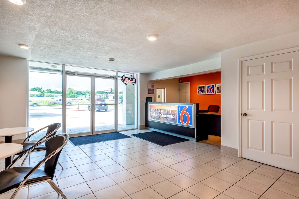 Motel6 Houston Tx East 7/54