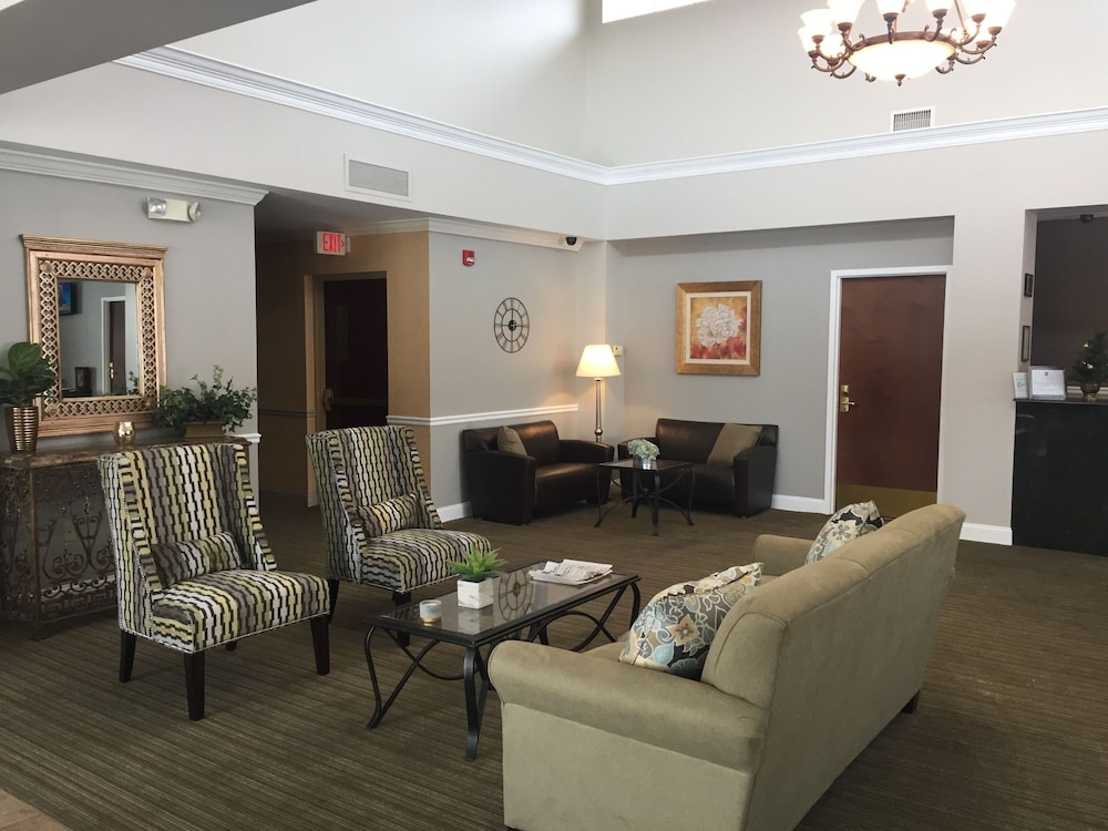 Belvedere Inn 24/42