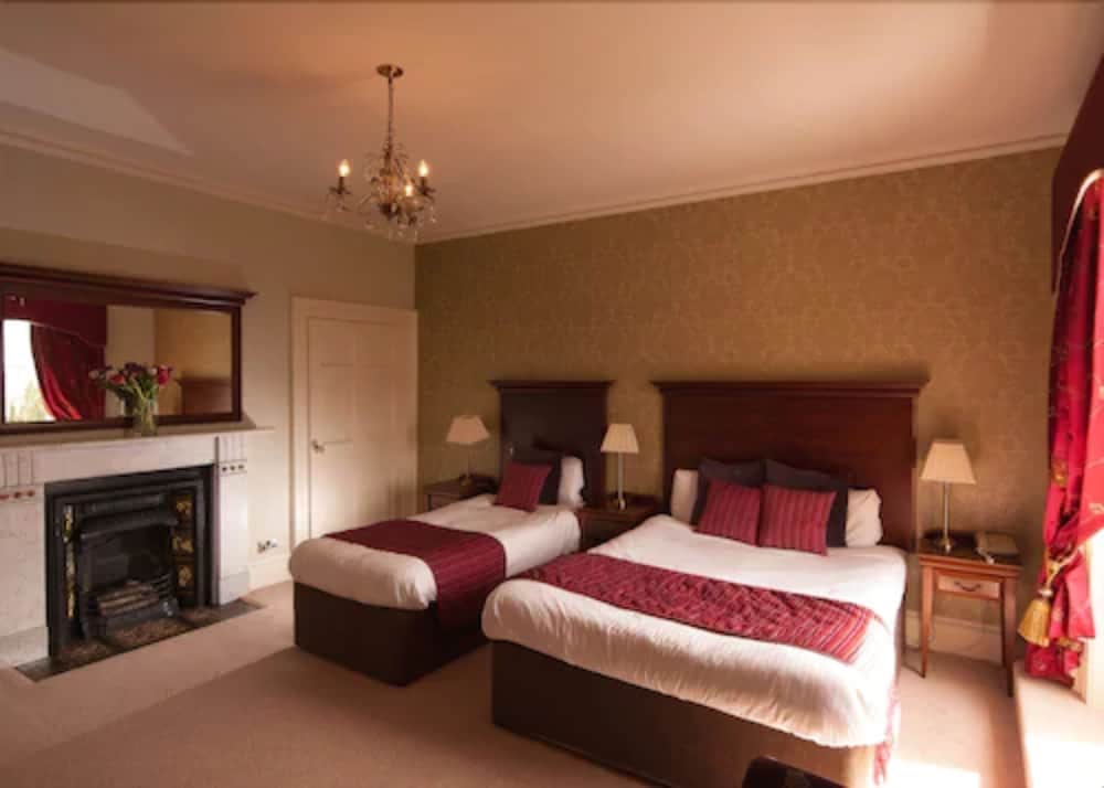 Roundthorn Country House 12/64