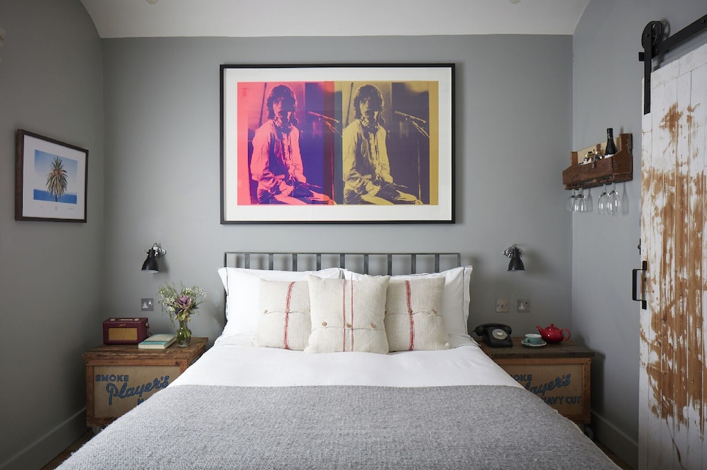 Artist Residence London 21/50