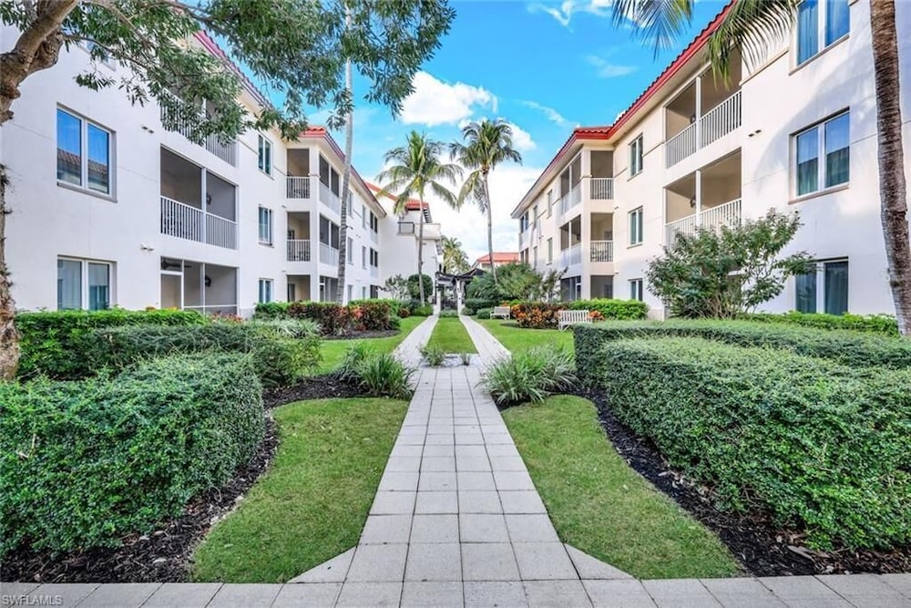 Bellasera Resort 73/74
