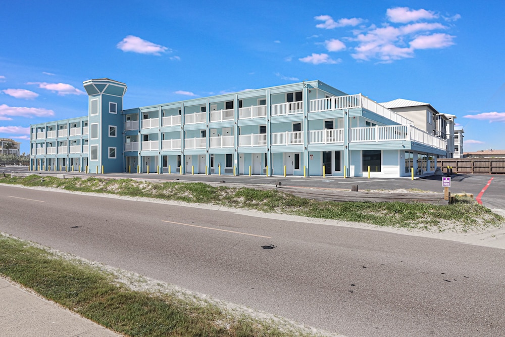 Seaside Boutique Hotel, Waves At Your Doorstep 5/50