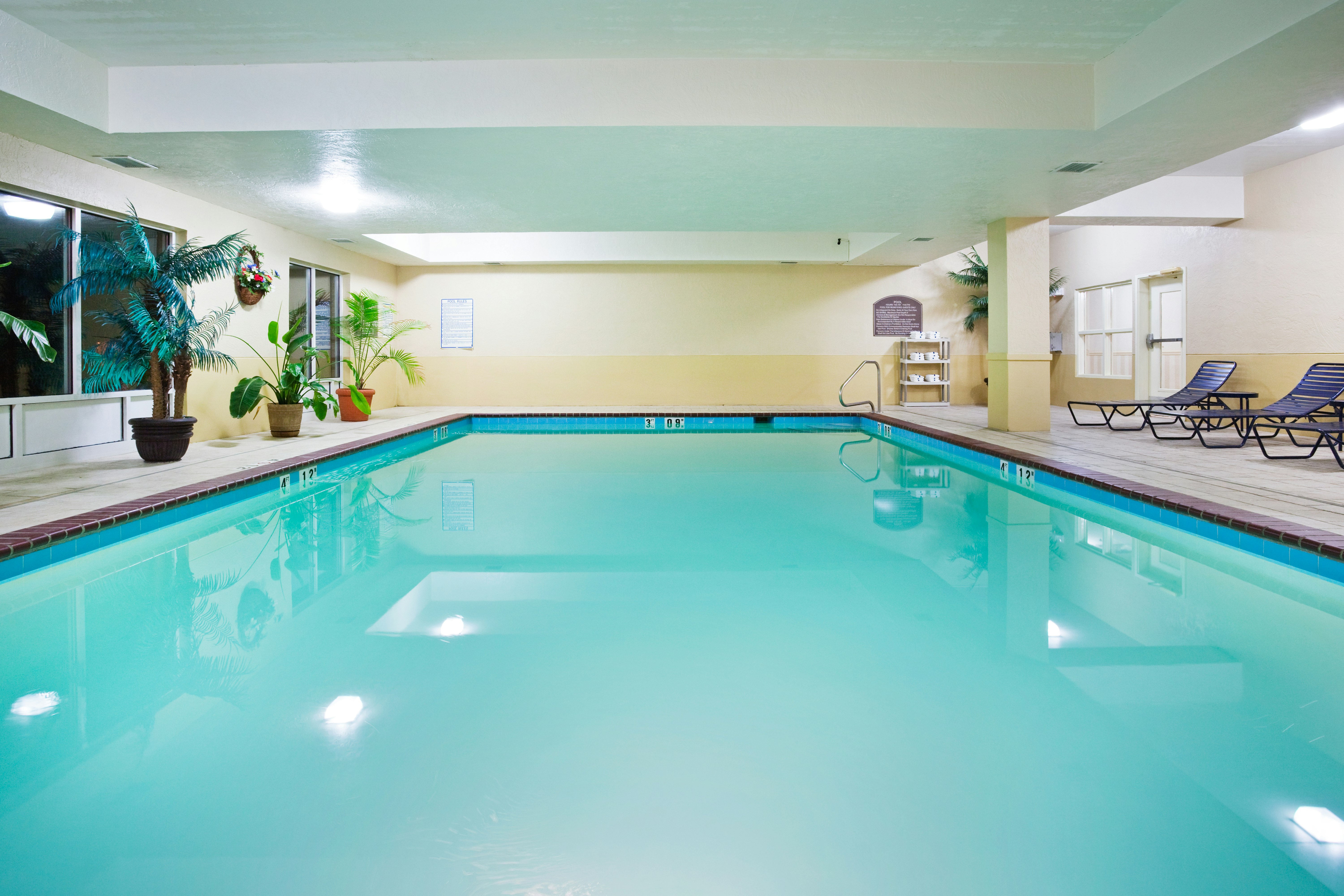 Holiday Inn Express Hotel And Suites London 17/27