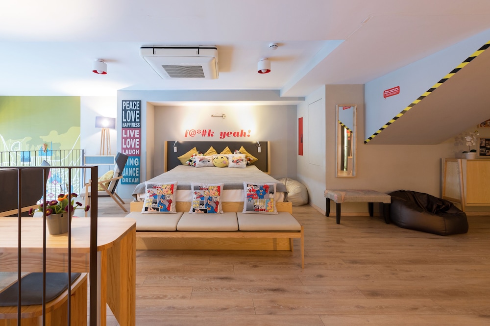 Yeah Barcelona Hostel 19/34