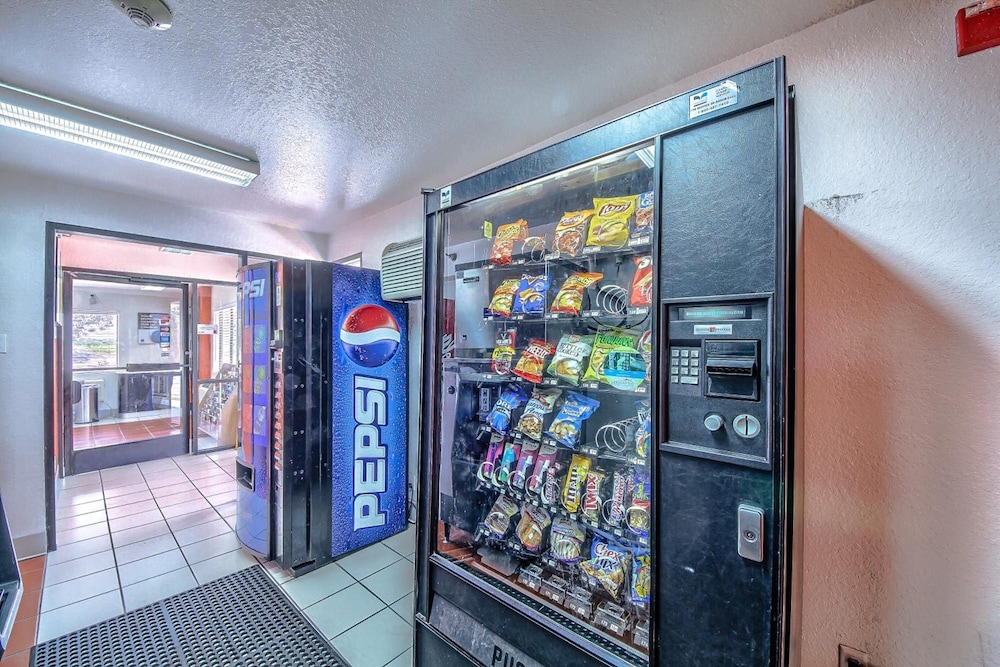 Motel6 San Antonio, TX - Six Flags Fiesta TX/La Cantera Area 8/44
