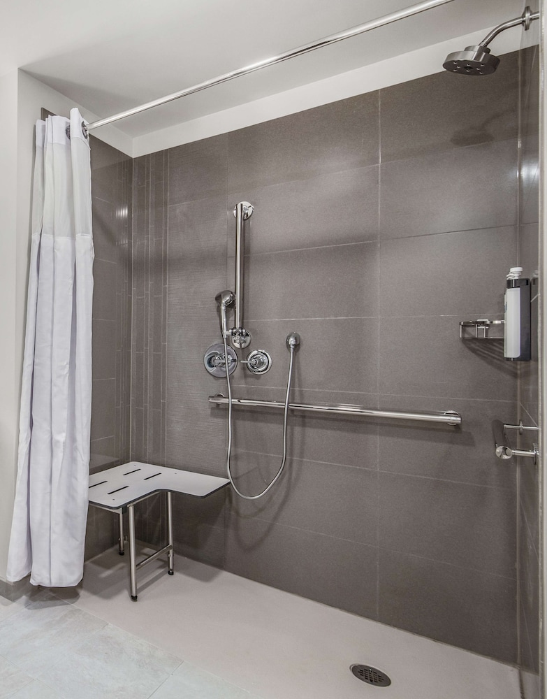 Hyatt House Sacramento/Midtown 50/50
