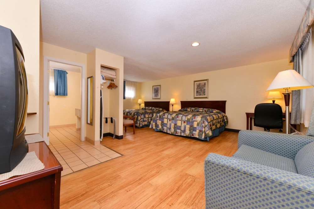 Tower Inn And Suites 16/30