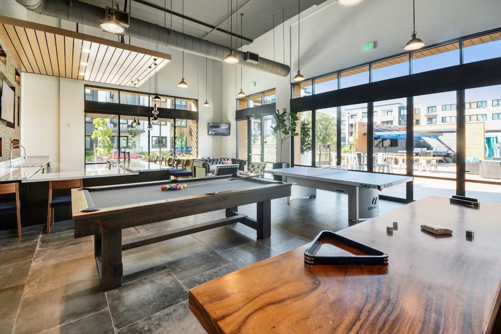 Bluebird Suites near Facebook HQ 24/45