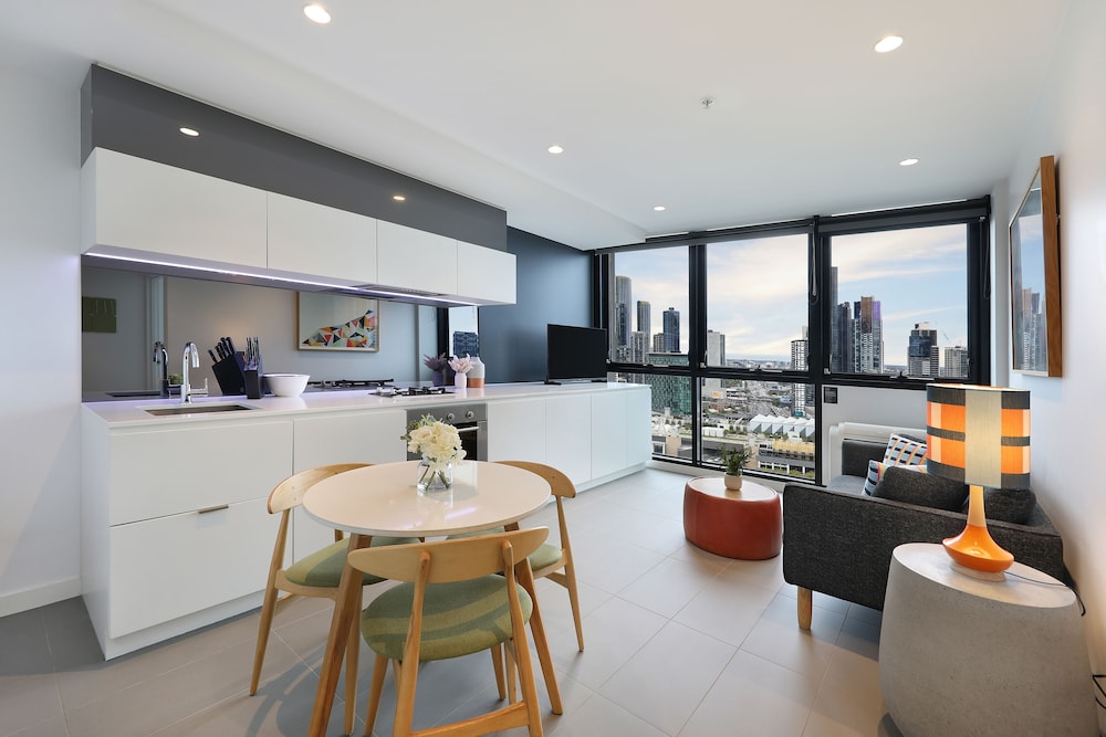 The Canvas Apartment Hotel 28/33