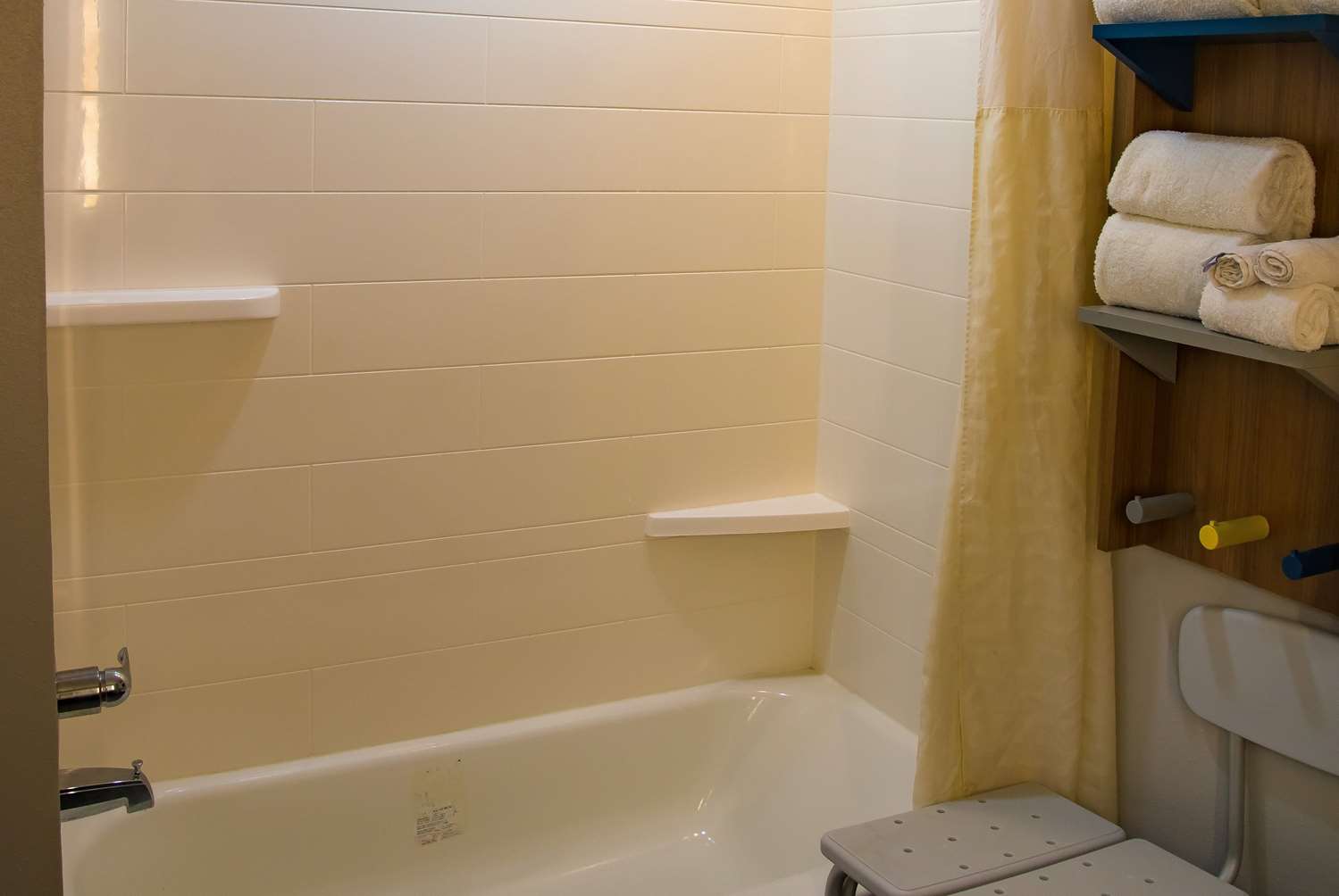 Microtel Inn And Suites By Wyndham Daphne Mobile 20/23