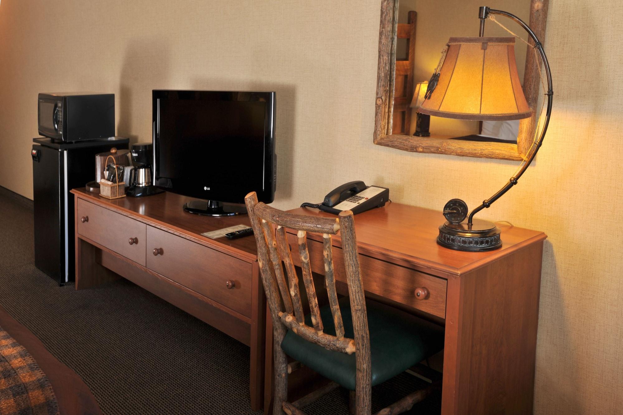 Boarders Inn & Suites by Cobblestone Hotels in Waukon 21/25