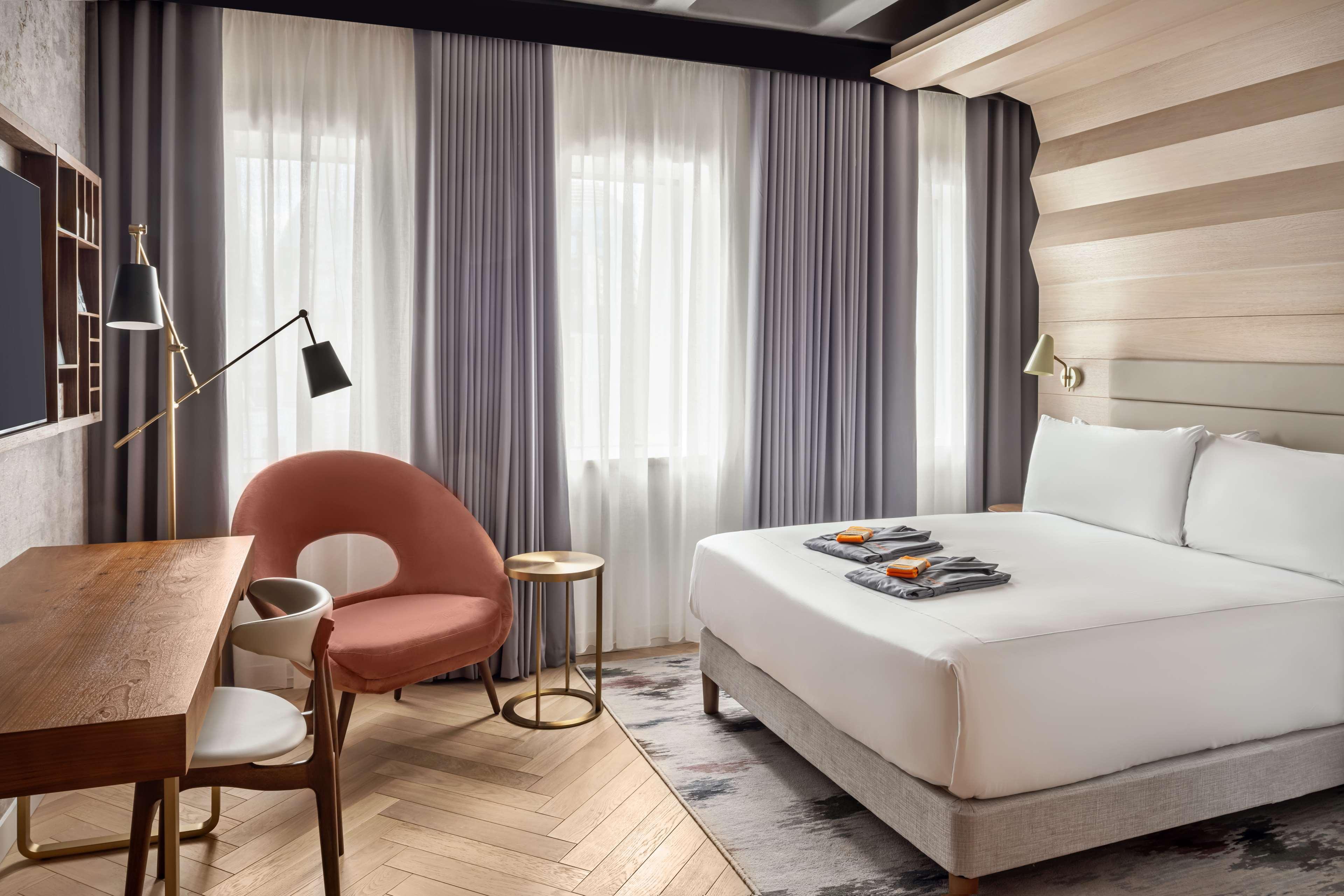 Premium, Double Bed