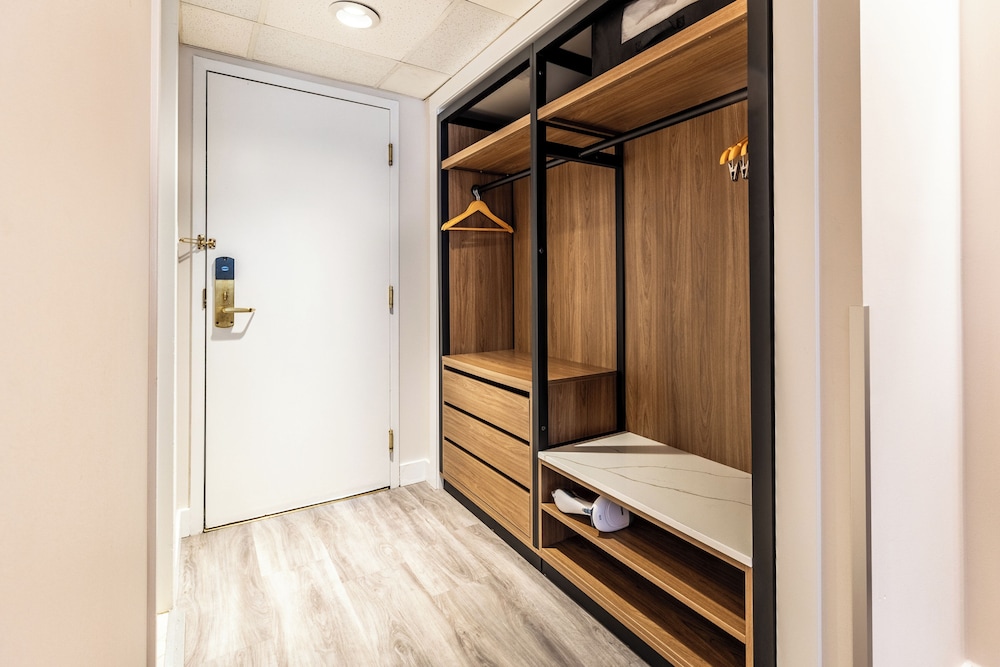 Atrium Inn Vancouver 20/48