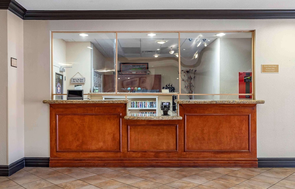 Candlewood Suites Houston Kingwood 6/59