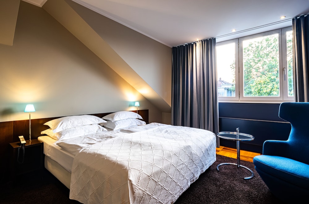 COMFORT, DOUBLE BED