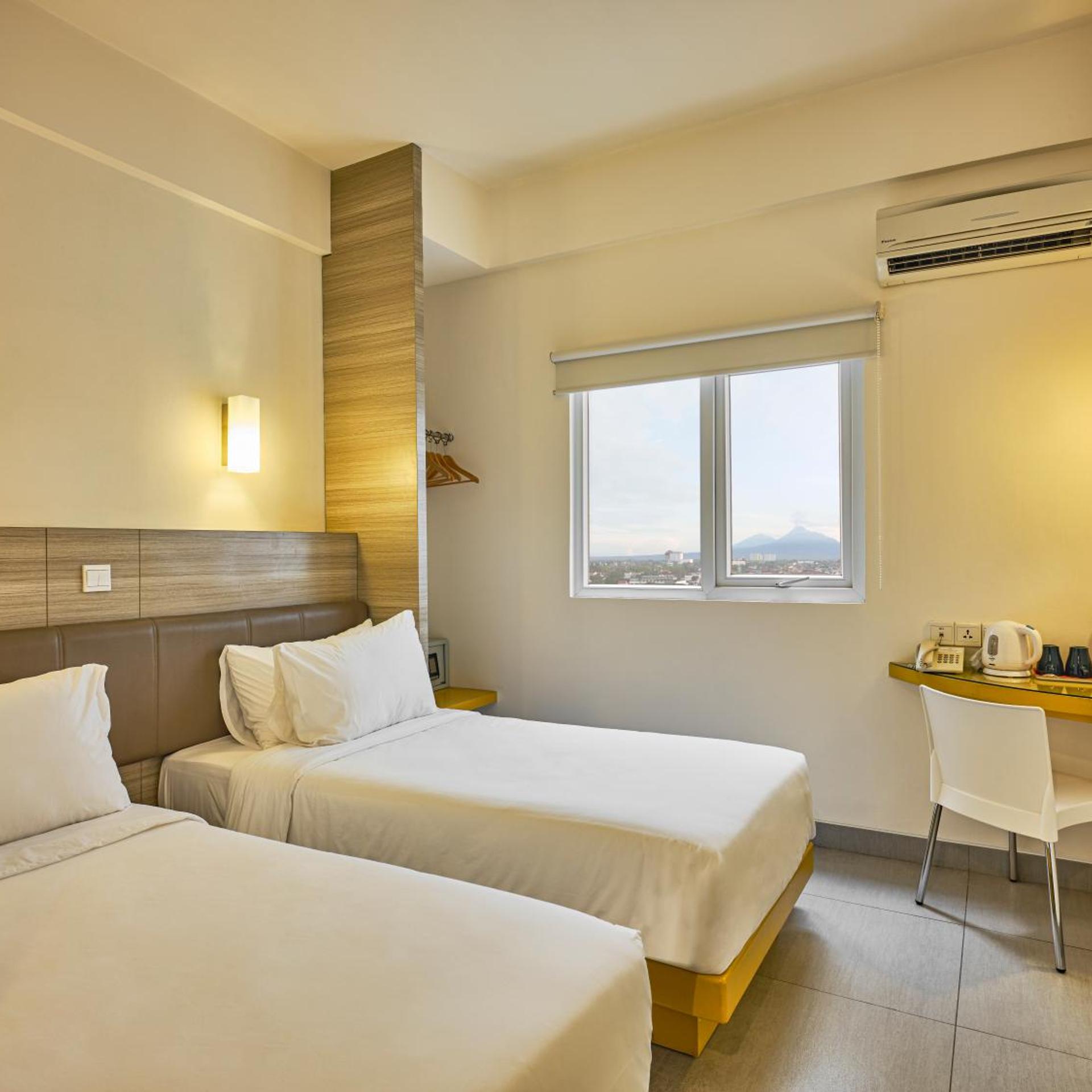 Smart, Twin Beds