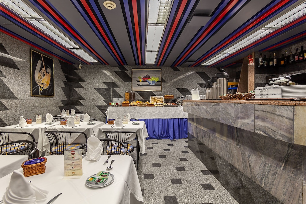 restaurant cafeteria