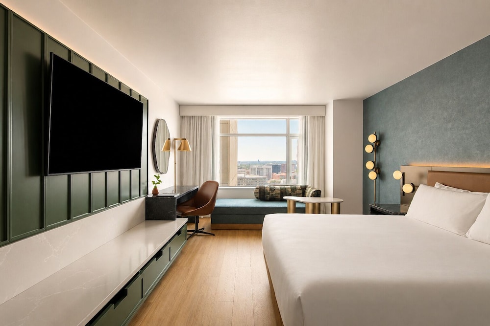 Hyatt Regency Denver 23/77