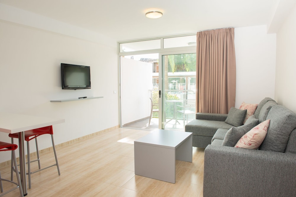 Apartamentos El Palmar 50/67