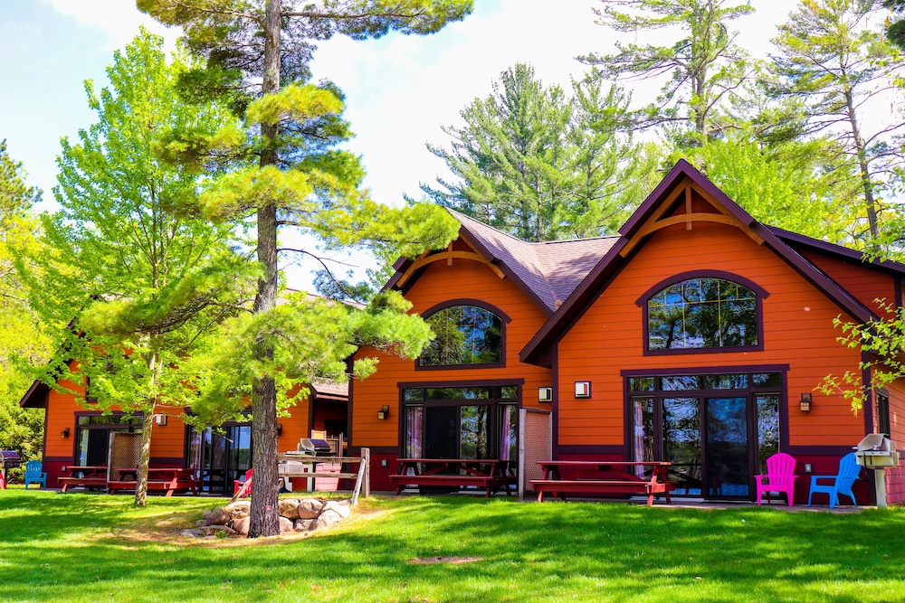 Good Ol Days Family Resort 3/50