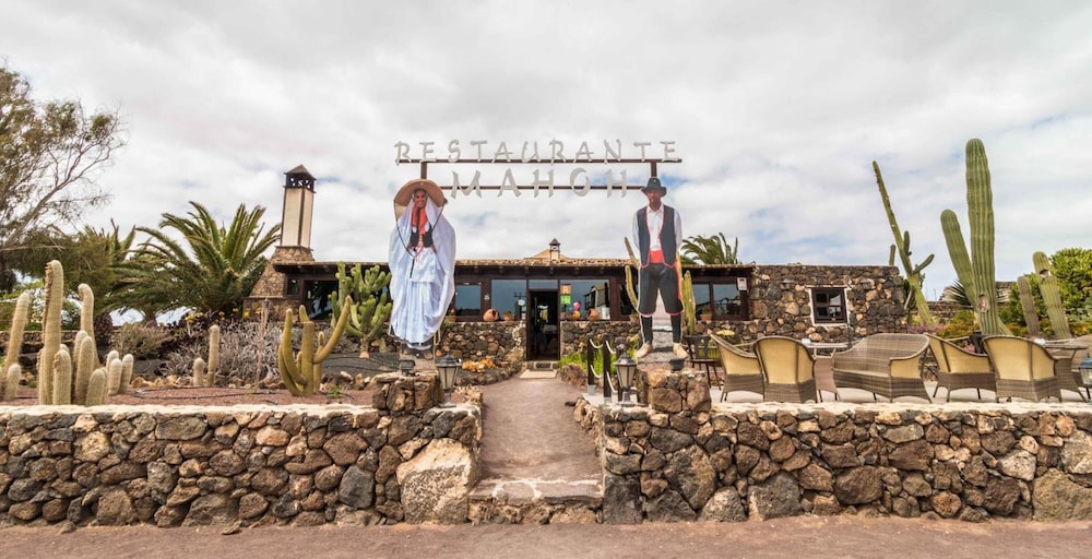 Hotel Rural Mahoh 55/64