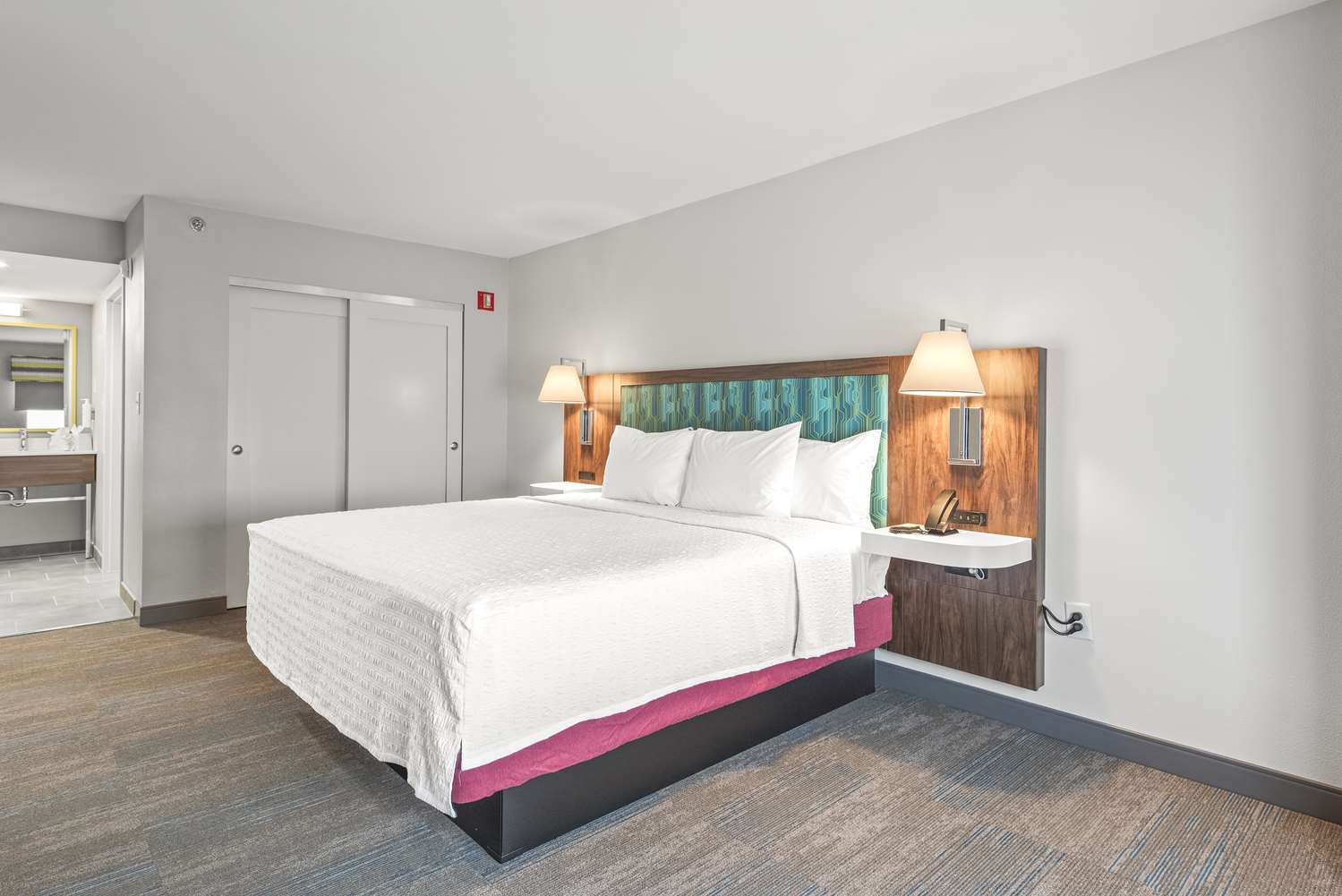 1 Bedroom, Suite, King Bed, Kitchen