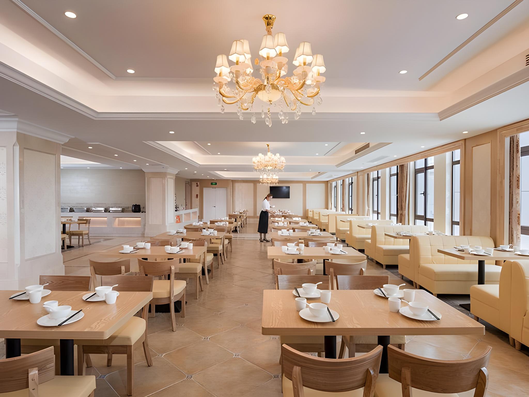 Vienna International Hotel (Wenzhou Airport) 28/31