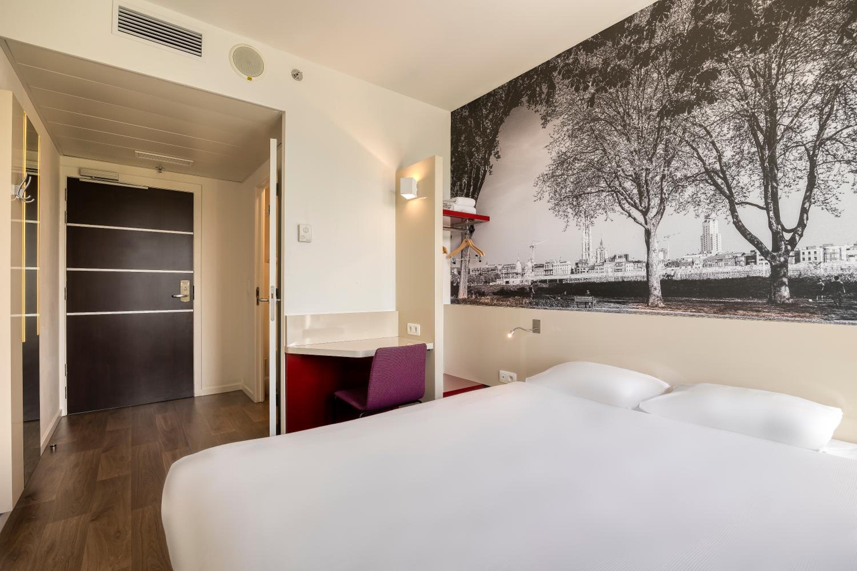 Standard, King Bed