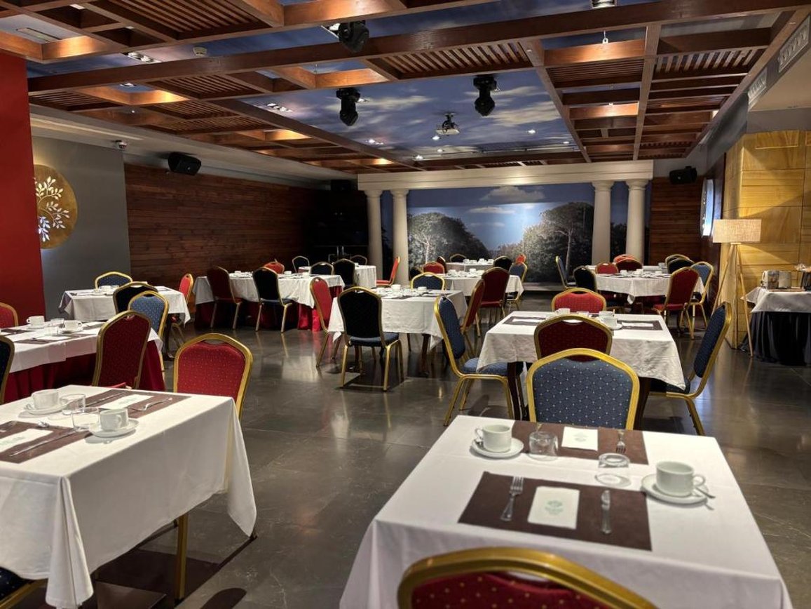 Hotel Sancho Abarca 33/44