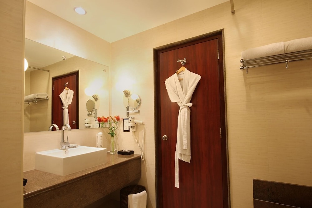 Fortune Select JP Cosmos, Bengaluru 26/70