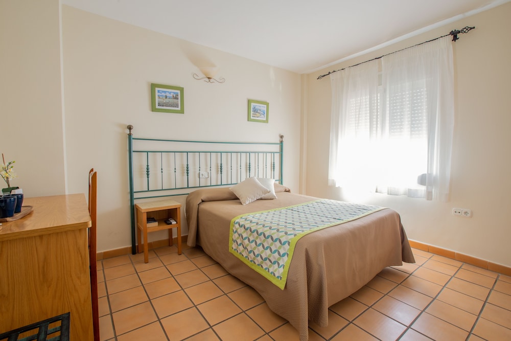 ROOM, DOUBLE BED, COURTYARD VIEW