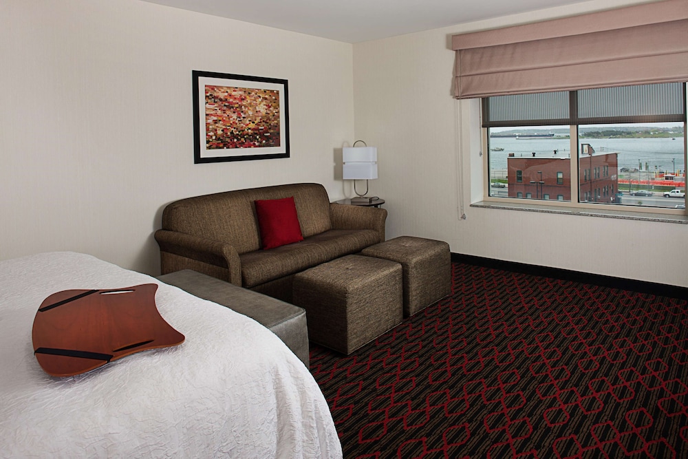 Hampton Inn Portland Downtown Waterfront 30/46