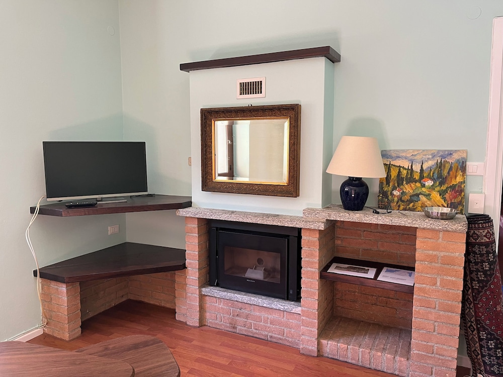 Miralago B&B And Apartments 24/37