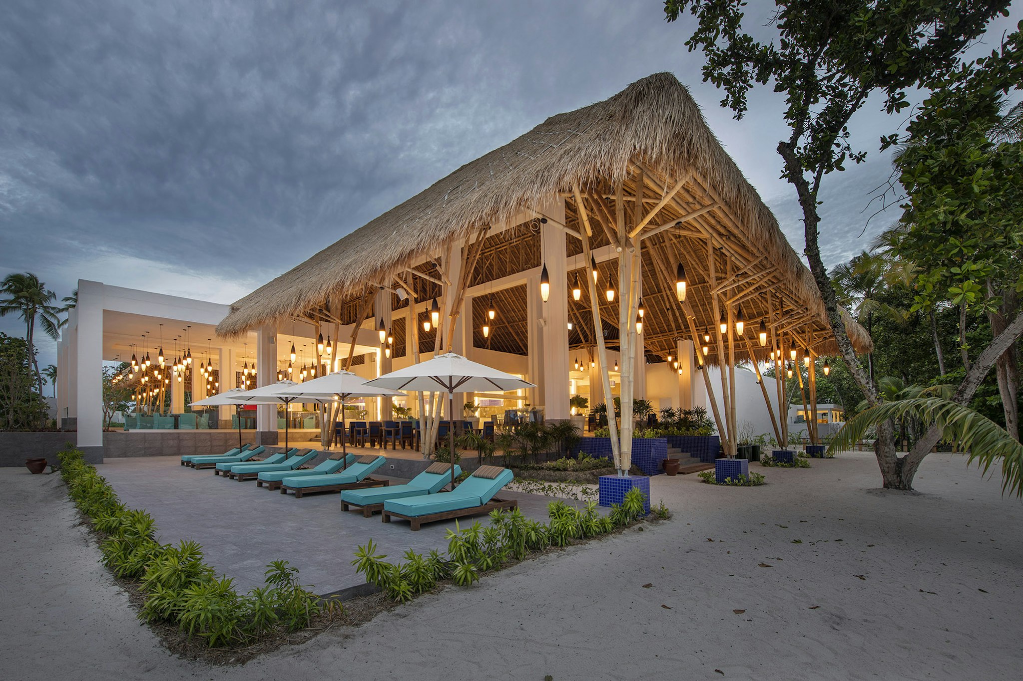 Emerald Maldives Resort & Spa 28/130