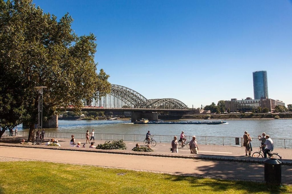 City Apartments in Koln am Rheingarten 37/45