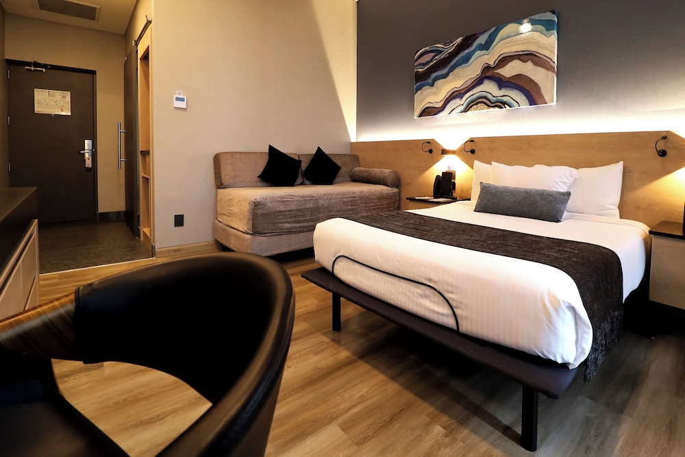 ROOM, ACCESSIBLE