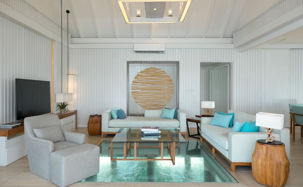 LUX South Ari Atoll 93/109