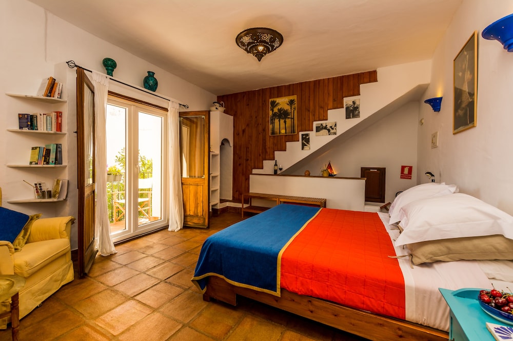 Deluxe, King Bed, Mountain View, Balcony