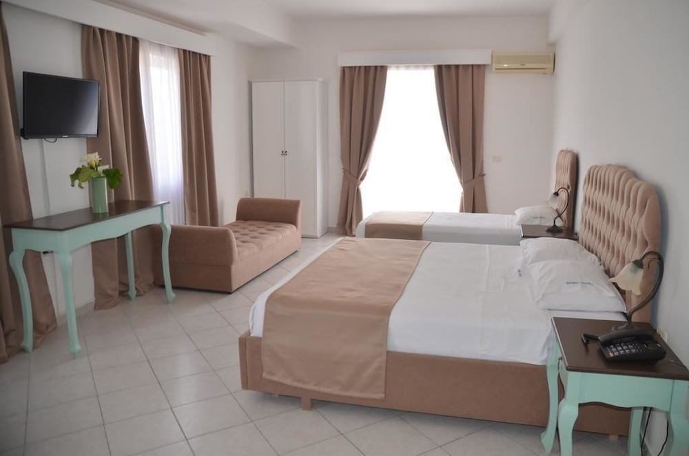 EPIRUS HOTEL 8/50